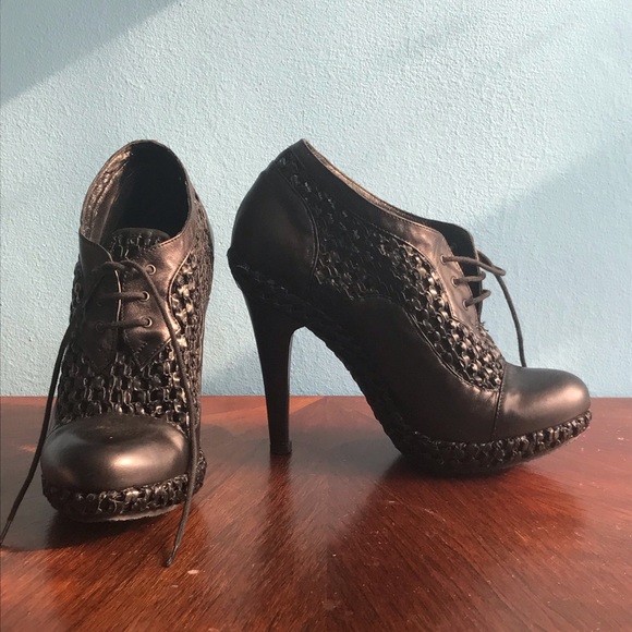 CATHERINE MALANDRINO Lace-up Oxford Heels - Picture 1 of 7